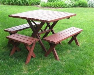 Nice size picnic table