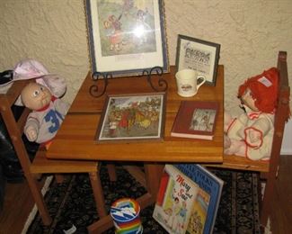 Child's table/chairs