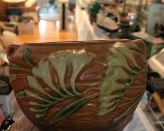 Roseville beautiful condition bowl. No chips, cracks or crazing.