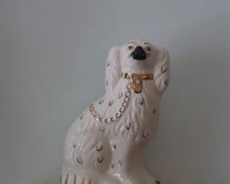 English Beswick Staffordshire White Spaniel Fox Hound Mantle Dog