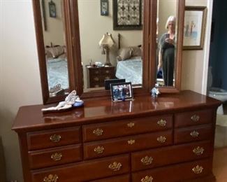 Traditional dresser w/ matching queen headboard , night stands and bureau 