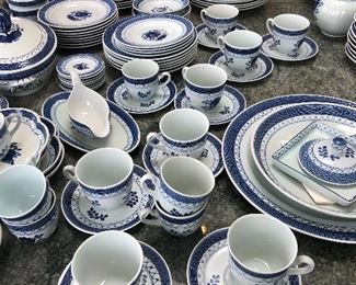 Tranquebar royal Copenhagen- very large set