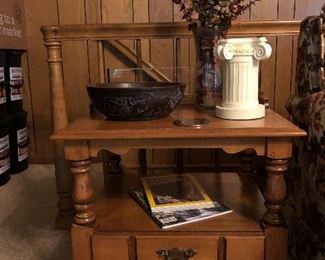 end table, wooden bowl, vase, column, magazines