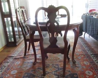 mah d/r et table 2 fills & chairs