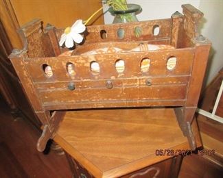 antique childs/ doll cradle
