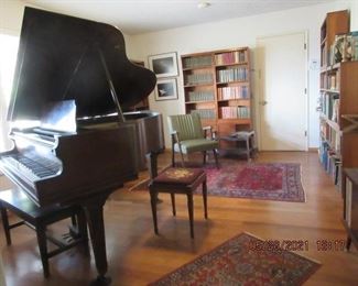 piano room setting