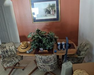 cool vintage dinette