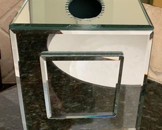 Mirrored Tissue Holder