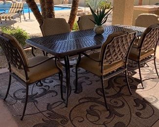 Patio Table w 6 Chairs
