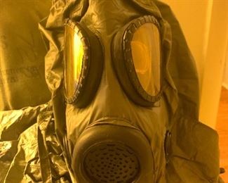 US M17 Protective Mask with Hood & Canvas Bag 