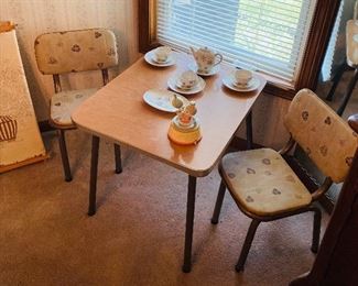 Mid Century Child’s Table & Chairs 