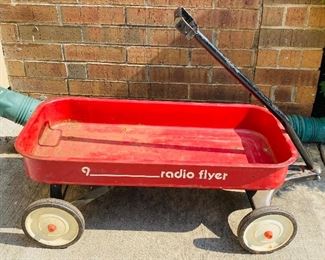 Classic Radio Flyer 9 Red Wagon 