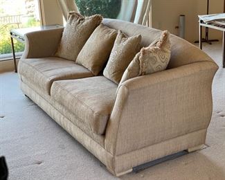 Robb & Stucky Traditional Sofa Couch	32x95x40in
