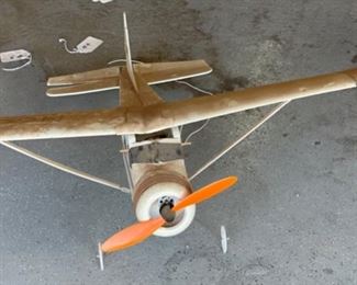 Styrofoam Trainer RC Model Plane Airplane Radio Controlled	Wingspan: 39in
