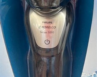 Philips Norelco Shaver 5200 S5290	
