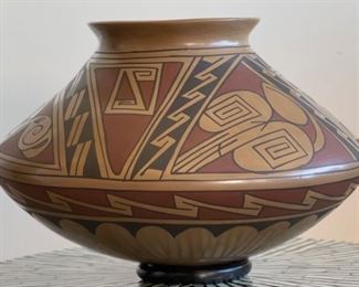 Mata Ortiz Polychrome Pottery Gonzales Pot	8in H x 12.5in Diameter
