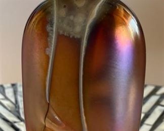Robert Coleman Iridescent  Art Glass Perfume Bottle 1991 C4	6x2.5x1.5in
