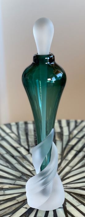 Art Glass Perfume Bottle  Thomas Kelly 1993 Green	6.75x1.5in Diameter
