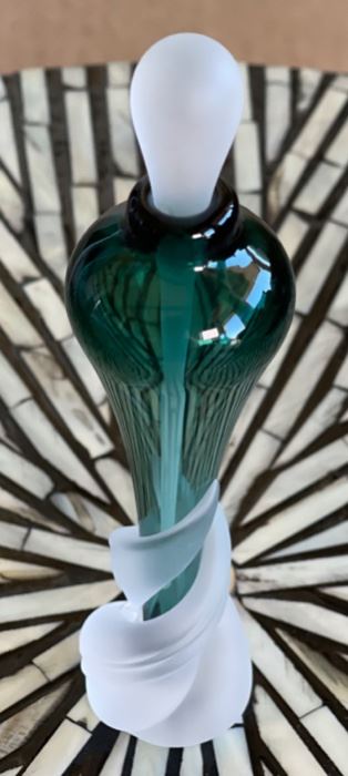 Art Glass Perfume Bottle  Thomas Kelly 1993 Green	6.75x1.5in Diameter
