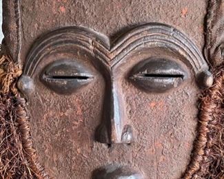 African Pende Mask From Zaire 	20x11x5in
