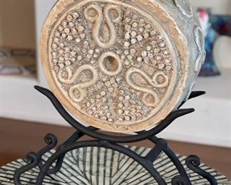 Stone Decorative Disc on Stand	13x11x3in
