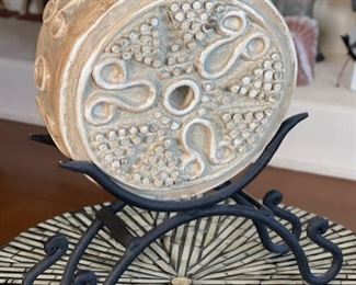 Stone Decorative Disc on Stand	13x11x3in
