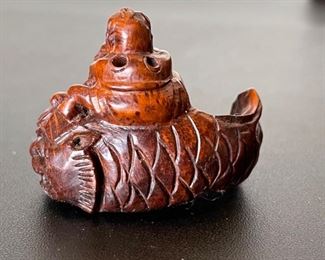 Carved Wood Japanese Netsuke Fish Men	1.5x2x2in
