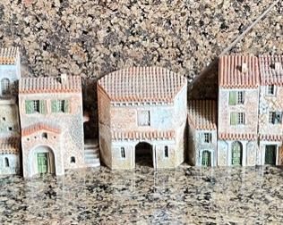 10pc J. Carlton Dominique Gault Miniature Village	4in H
