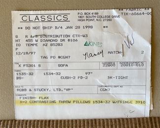 Robb & Stucky Traditional Sofa Couch	32x95x40in
