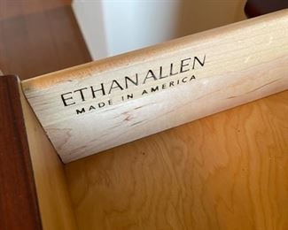 Ethan Allen British Classics Buffet Sideboard Maple #29-6426 #260 Cinnabar	40.5x63.5x19in  
