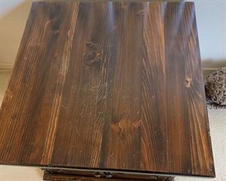 Single Solid Wood End Table Vintage	21x26x26in
