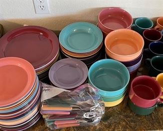 80+pc Nancy Calhoun Dinnerware Set	
