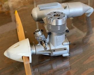 OS Max FP 60 Airplane Engine Motor w/ Master Airscrew 12x8 Propeller	Motor: 4.5x6x6in
