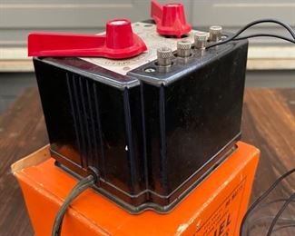 Lionel 1044 Transformer in box	Box: 5x6x6in
