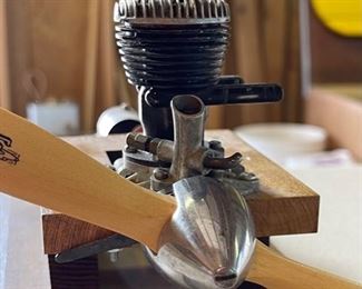 Phantom P-30 Airplane Engine Mounted	6x9x14.5in
