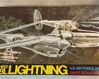 Guillow's Lockheed P-38L Lightning Model Airplane Kit SEALED	4x25x10in
