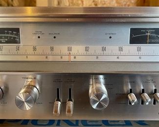 Pioneer SX-780 Vintage Stereo Receiver in Original box	Box: 9x22x17in
