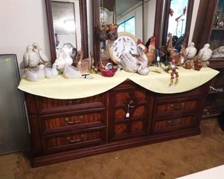 Third Bed Room-Right:  Pigeons, Ducks, Chickens, Swans, And Some Other Birds, Dresser w/3 Mirrors