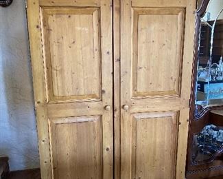 LEXINGTON  ENTERTAINMENT CENTER pine wood 
$250 
