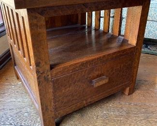 ARTS & CRAFTS STYLE LAMP/SIDE TABLE $150