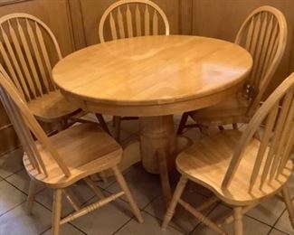 Light Maple Dining Table and Chairs