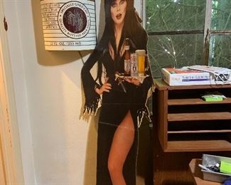 cardboard Elvira, Keystone light
