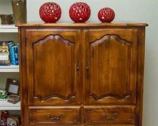 Ethan Allen Gentleman's Chest-so much great storage!