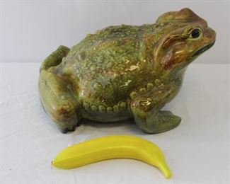 Large Ceramic Toad
