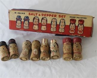Vintage Tappan, family set, monk prayer hands salt & pepper shakers
