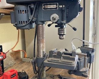 Tabletop drill press
