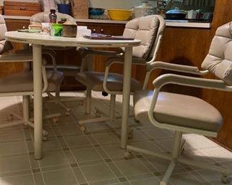 Kitchen Table with 4 Chairs