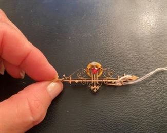 $130 - Victorian 14kt bar pin 0.167 oz gold 