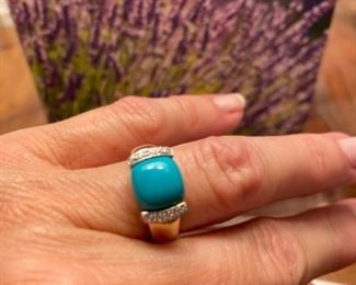 $195 - 14kt yellow gold ring with simulated turquoise cabochon flanked by diamonds sz 5.5