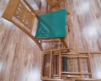 (#56-A) Beautiful '50s fold up wooden chairs/pic $30